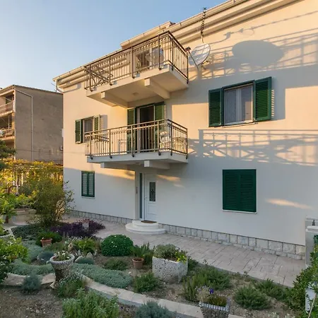 Courtyard Seafront House Lägenhet Kaštela