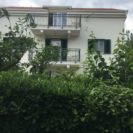 Lägenhet Courtyard Seafront House *