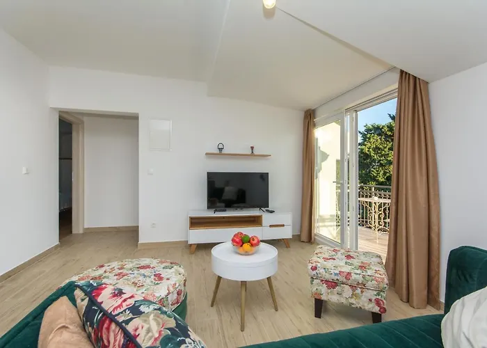 Courtyard Seafront House Διαμέρισμα *