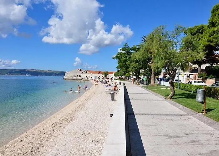 Courtyard Seafront House Lejlighed
